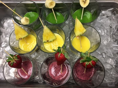 Three varieties of fruit smoothies on the Podollan Inn breakfast buffet